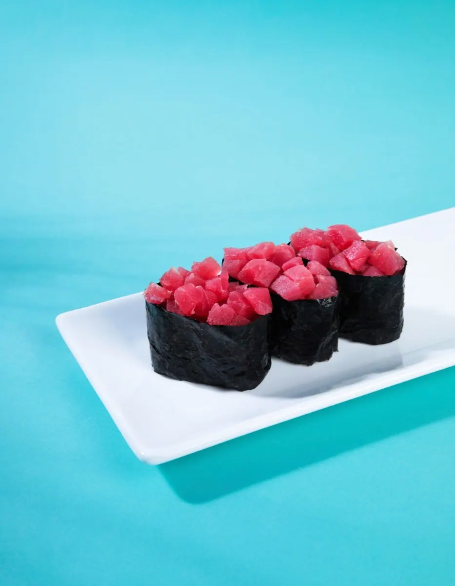 Gunkan with tuna