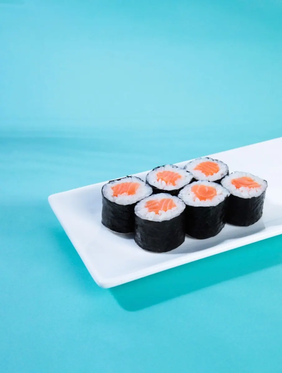 Maki roll with salmon